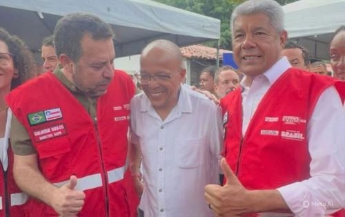 Petista escancara farsa bolsonarista sobre PCC e CV: “Milicianos são caridosos?”